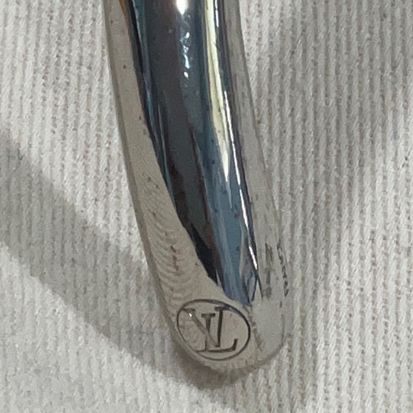 Louis Vuitton Silver Sculptural Necklace with Crystal Accent - Picture 6 of 11